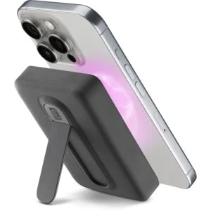cellularline power bank 10.000 mah qi2 15w con stand integrato e usb c 20w – soft touch, mag stand nero